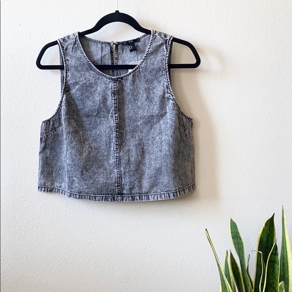 Forever 21 Tops - Forever 21 Acid Wash Sleeveless Crop Top